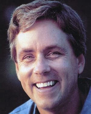 Carl Hiaasen - UF College of Journalism and Communications