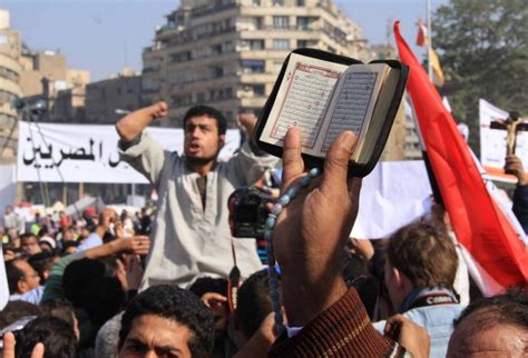 In Pictures Friday Protests Return To Tahrir Dailynewsegypt