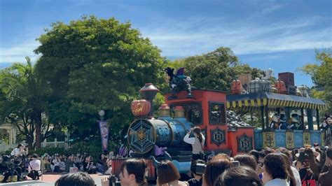 PHOTOS, VIDEO: Spooky “Boo!” Parade Returns to Tokyo Disneyland for ...