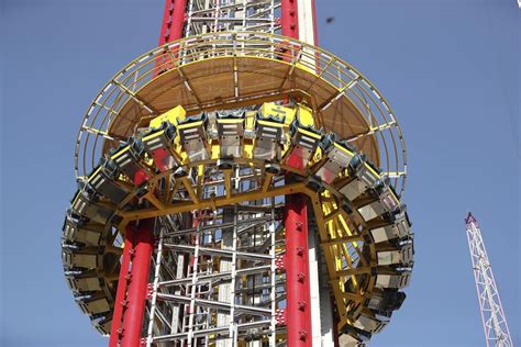 The Orlando Free Fall Drop Tower In Icon Pthe Orlando Free Fall Drop