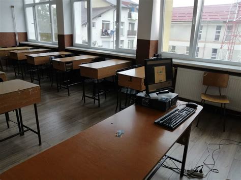 Colegiul Na Ional De Informatic Matei Basarab Din R Mnicu V Lcea Are