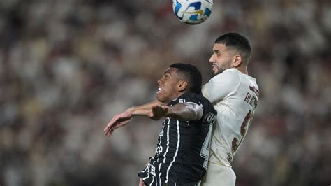 Corinthians Volta A Vencer O Universitario E Vai S Oitavas Da Sula