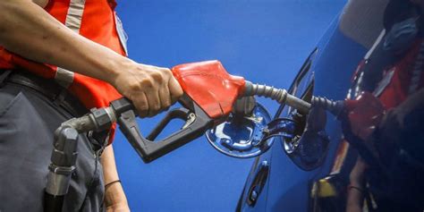 El Gobierno De El Salvador Garantiza Precios Fijos De Los Combustibles