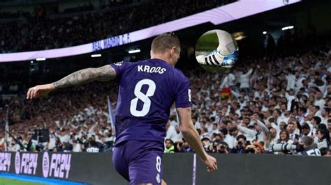 Toni Kroos Cambia De Botas Por Primera Vez En Su Carrera Pillado Con