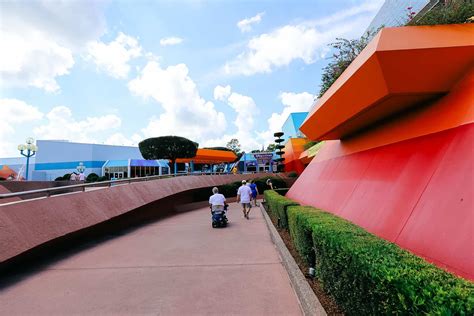 Meet Figment at Epcot (Wait Times, Location, and Tips)