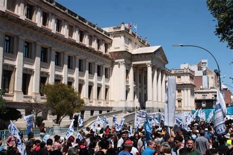 Marcha Contra El Dnu De Milei En Córdoba Ovejanegra