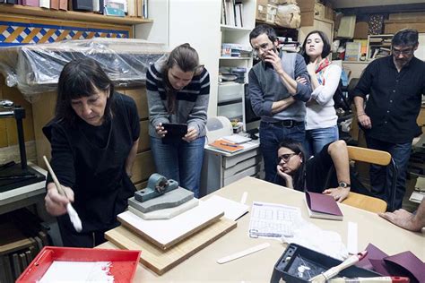 Los Alumnos De Edici N De Fotolibros Visitan El Taller Tinta Invisible