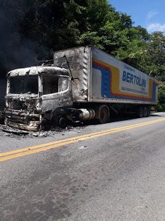 CAMINHÃO PEGA FOGO NA SUBIDA DA SERRA DA IBIAPABA SOBRAL 24 HORAS