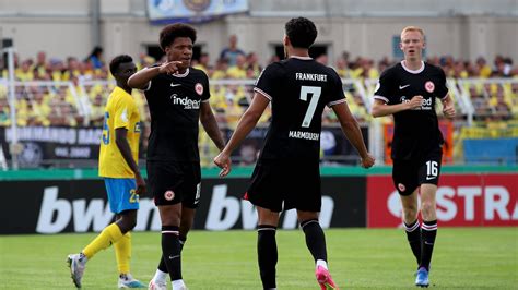 Die Tore Vom Eintracht Sieg In Der Ersten Pokalrunde Im Video Video Hessenschaude Fußball