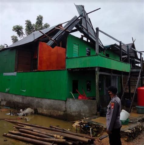 Rumah Warga Di Pesisir Pangkep Rusak Diterjang Puting Beliung