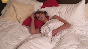 Se despertó para masturbarse con su juguete XVIDEOS