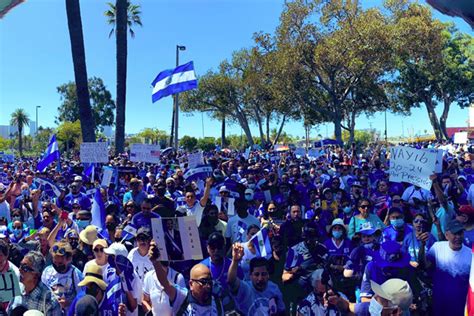 Salvadoreños en Estados Unidos le piden al Presidente Nayib Bukele