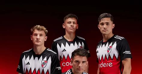 Cómo es y cuánto sale la camiseta suplente de River basada en una