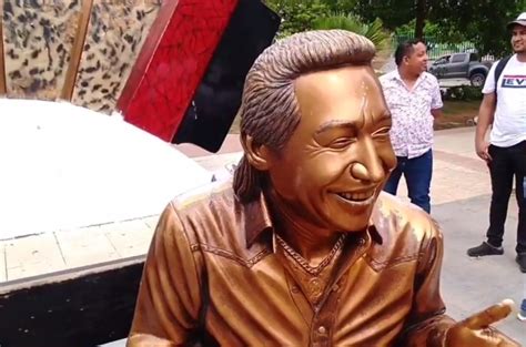 Da Aron Las Estatuas De Jorge O Ate Y Diomedes D Az En Valledupar