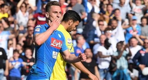 Il nuovo Napoli ripartirà da Milik ma servono ben tre portieri