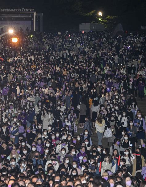 포토뉴스 Bts 부산콘서트 피날레 무대인사 부산의 대표 정론지 국제신문