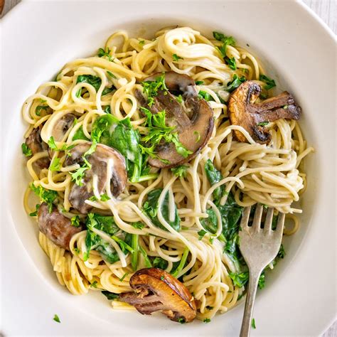 One Pot Creamy Mushroom Pasta With Spinach Vegetarian OR Vegan