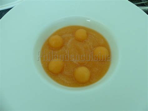 Soupe De Melon Glace Mozzarella Basilic Et Chips Ondul E De Jambon Cru