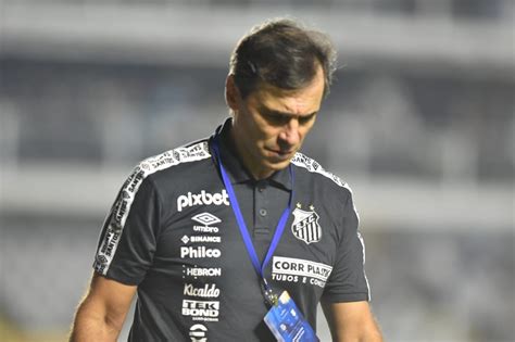 Santos Confirma Demissão Do Técnico Fabián Bustosjogada 10 Últimas