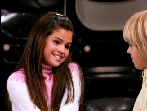 Selena Gomez As Gwen On The Suite Life Of Zack And Cody Selena Gomez Age Selena Gomez Photos