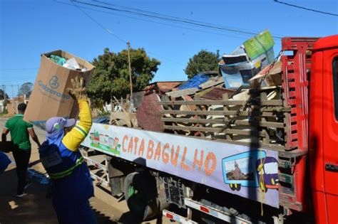 Limpeza P Blica Cata Bagulho Recolhe Cerca De Toneladas De Lixo