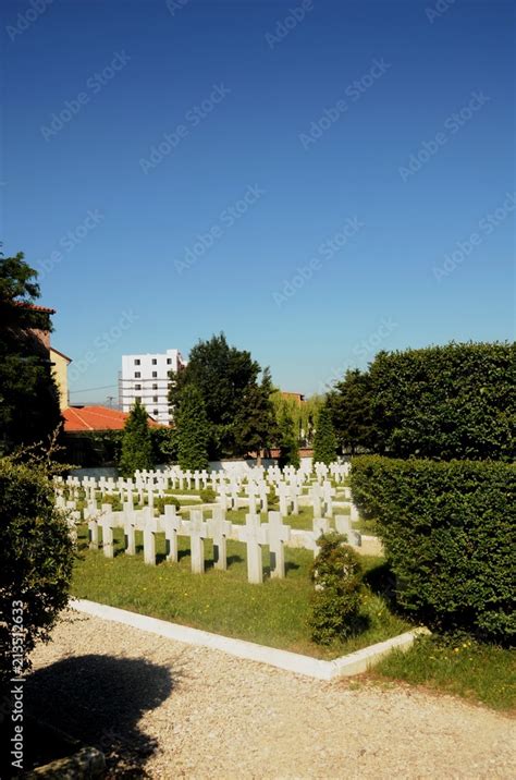 Korça Albanie Cimetière militaire français Stock Photo Adobe Stock