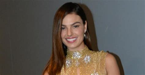 Isis Valverde Rouba A Cena Vestido Sexy Transparente Durante Evento