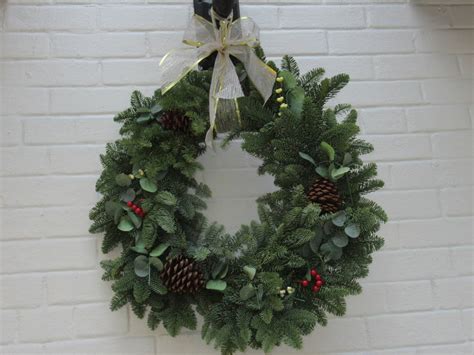 La Canadienne Christmas Wreath by Codetski101 on DeviantArt