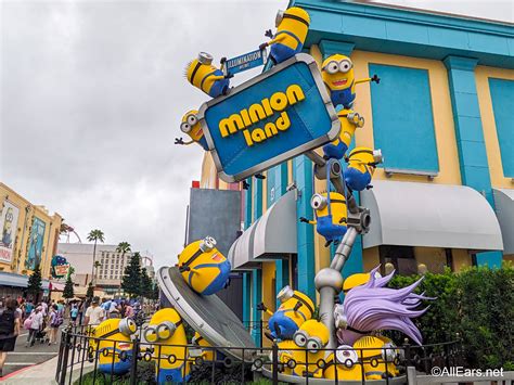 First Look At Universal Orlando S New Restaurant Minion Cafe