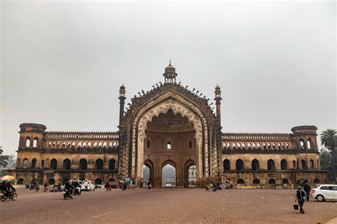 Rumi Darwaza, Lucknow – Seven Monk's World