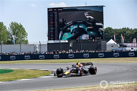 Checo Pérez señala la clave tras el viernes de la F1 en Silverstone