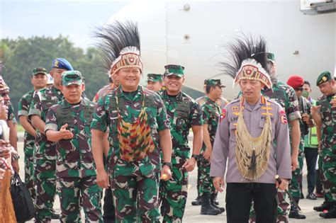 Pangdam Xvii Cenderawasih Bersama Pejabat Tni Polri Dan Pemda Papua