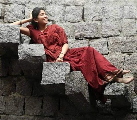 Pin On My Princess Stylish Photo Pose Sai Pallavi Hd Images