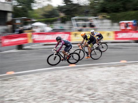 Red Hook Criterium Brings High Speed Bike Racing To Brooklyn Gowanus