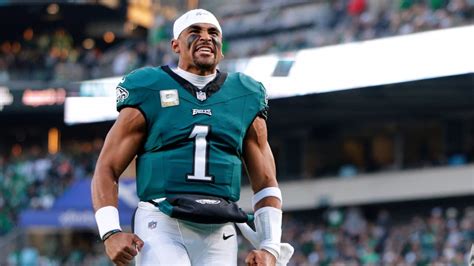 Jalen Hurts Plays Through Pain In Gritty Eagles Win Over Cowboys