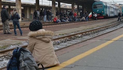 Morto Investito Da Un Treno A Genova Tra Le Stazioni Di Sturla E Quarto