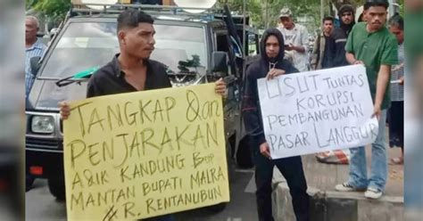 Mahasiswa Desak Kejati Maluku Tetapkan Tersangka Proyek Pasar Langgur