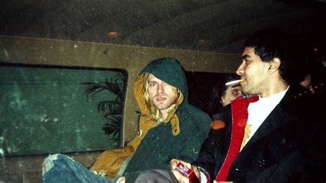 Avec Quel Guitariste Kurt Cobain Tait Il Dans La Photo Originale