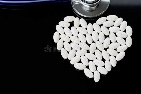 Heart Shape Made Of White Pills Stock Image Image Of Hygiene Disease