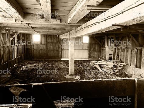 Old Barn Interior Stock Photo - Download Image Now - 2015, Aging ...