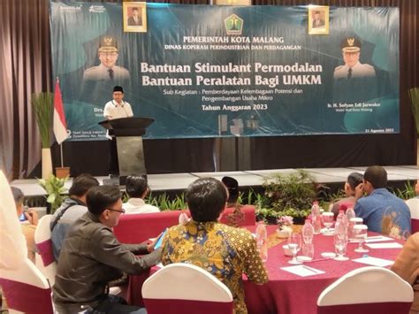 Kuatkan Produk Dalam Negeri Wali Kota Malang Salurkan Bantuan