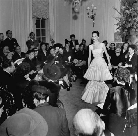 1947 Opening Of A Christian Dior Fashion Show Di Moda Moda