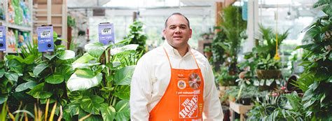 Newsroom Imagehector Padilla Hero Store Associate Senior Leader Hector Padillas Journey