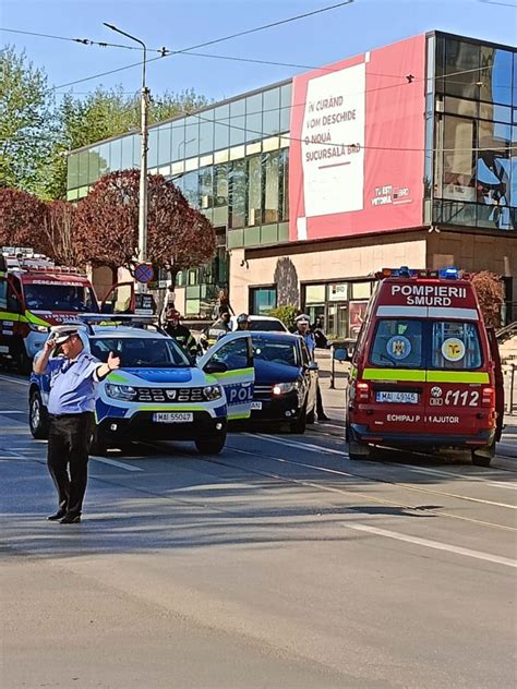 Accident Pe Strada Palat Impact Ntre Un Autobuz I Un Autoturism