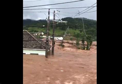 Sobe para 8 o número de mortos após chuvas no Rio Grande do Sul A