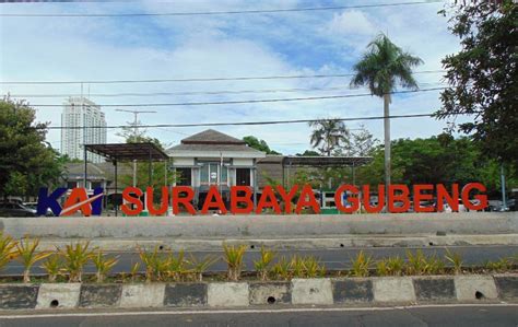 Stasiun Surabaya Gubeng Mencerminkan Orang Surabaya