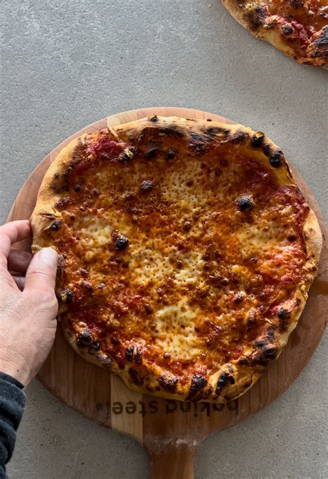 The Secret to Perfect Thin Crust Pizza: Crispy, Flavorful, and Easy to
