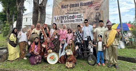 Bertemakan Klasik Tradisional Meriahkan Jualan Kuching Car Boot Di