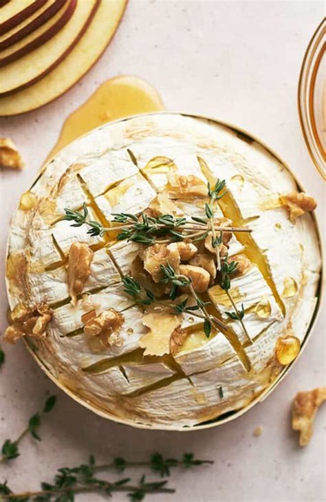 Easy Baked Brie Recipe