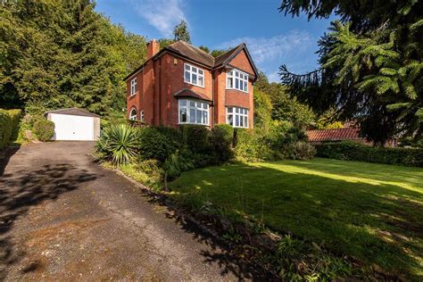 Main Street Burton Joyce Nottingham 3 Bed Detached House £425 000